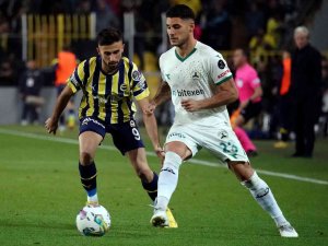 Spor Toto Süper Lig: Fenerbahçe: 1 - Giresunspor: 2 (Maç Sonucu)