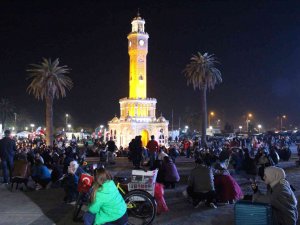 İ̇zmir, 18.57’de "Çök-kapan-tutun" Yaptı