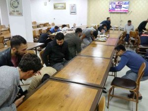 Osmaniye’de Öğrenciler Deprem Tatbikatına Akşam Yemeğinde Yakalandı