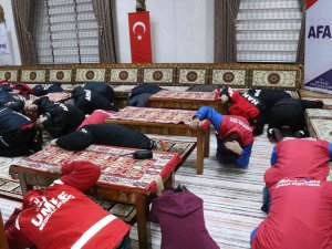 Van’da "Çök-kapan-tutun" Tatbikatı Gerçekleştirildi
