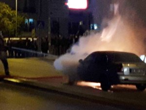 Ankara’da Seyir Halindeki Araç Alev Alev Yandı
