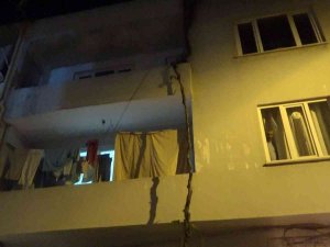 Bursa’da Bir Kadın Evinde Bıçaklanmış Halde Ölü Bulundu