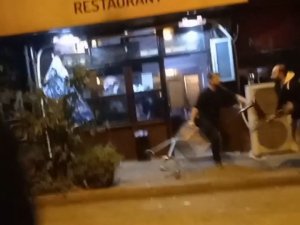 Bursa’da Silah, Sopa Ve Sandalyelerin Kullanıldığı Kavga Kamerada