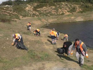 Eyüpsultan’da Göl Kenarından 1 Buçuk Ton Çöp Toplandı
