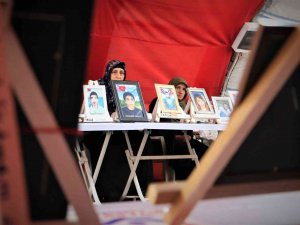 Evlat Nöbetindeki Anneden Oğluna ‘Teslim Ol’ Çağrısı