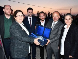 Bakan Yanık, Altınova’da Gençlerle Buluştu
