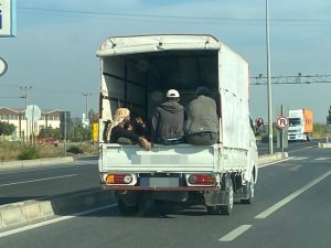 Canlarını Hiçe Sayarak Dakikalarca Yolculuk Yaptılar