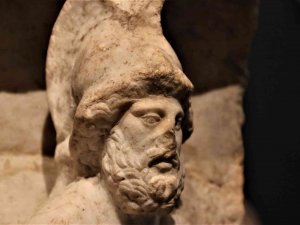 Yıllar Önce Türkiye’den Yağmalanarak Amerika’ya Götürülen 9 Parçadan Oluşan 6 Eser Ait Oldukları Yere Kazandırıldı