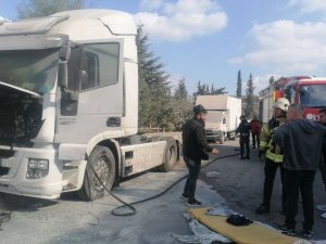 Tamire Getirilen Tırda Yangın Çıktı