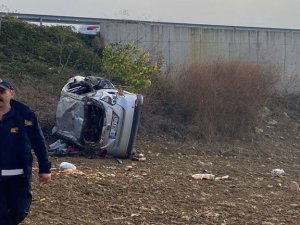 Kontrolden Çıkan Otomobil Şarampole Uçtu