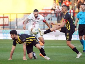 Spor Toto Süper Lig: İ̇stanbulspor: 0 - Hatayspor: 1 (Maç Devam Ediyor)