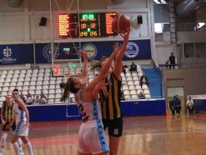 Türkiye Kadınlar Basketbol Ligi: İ̇zmit Belediyespor: 77 - Fenerbahçe Gelişim: 80