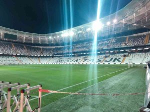 Taraftarlar Güvenli Bir Şekilde Stat Dışına Çıkarıldı