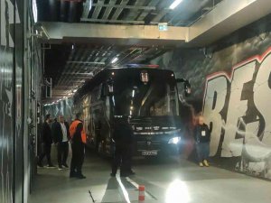 Beşiktaş Stada Geldi Ve Tesislere Geri Döndü