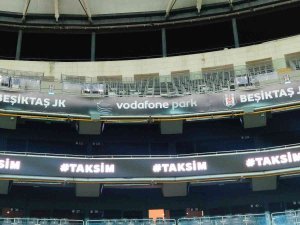 Beşiktaş Stadında Taziye Mesajı