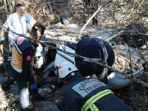 Bolu’da Otomobil Şarampole Devrildi: 2 Ölü