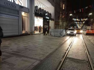 Patlamadan Dolayı Kapatılan Taksim Meydanı Ve İ̇stiklal Caddesi Yaya Ve Araç Trafiğine Açıldı