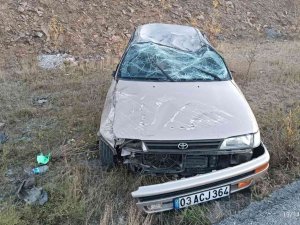 Takla Atan Otomobilde 4’ü Aynı Aileden 5 Kişi Yaralandı