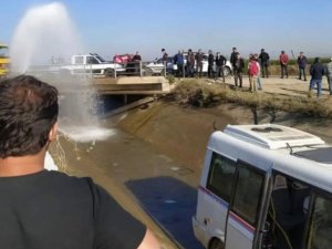 Adana’da Kaza Yapan Dolmuş Sulama Kanalına Düştü: 2’si Ağır 13 Yaralı