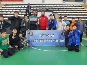 Kütahya Belediye Güreş Takımı En İyiler Arasında