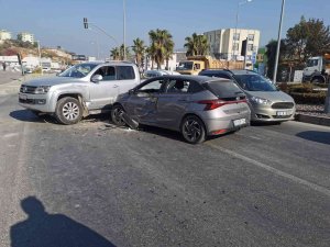 Kuşadası’nda Trafik Kazası: 2 Yaralı