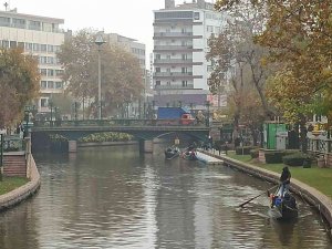 Soğuğa Rağmen Gondol Keyfi Devam Ediyor