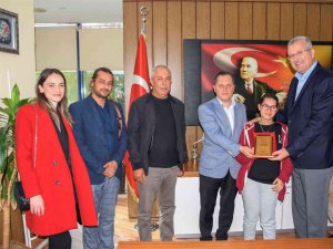 Karacabey’de Eğitime Tam Destek