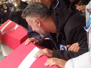 Saldırıda Hayatını Kaybeden Anne Kız Son Yolculuğuna Uğurlanıyor