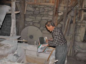Yaklaşık 100 Yıllık Tarihi Değirmen Yıllara Direniyor