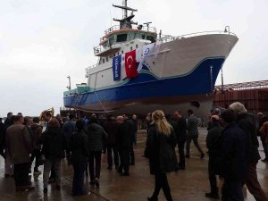 Bakım Ve Onarımı Bitmeyen Gemi İçin Denize İndirme Töreni Düzenlediler