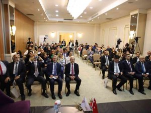 Gaziantep’te "Ekonomi Ve Hukuk" Anlatıldı