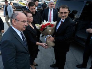 Bakan Dönmez Manisa’da İncelemelerde Bulundu