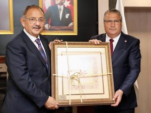 Özhaseki Başkan Çerçi Ve Ekibini Kutladı