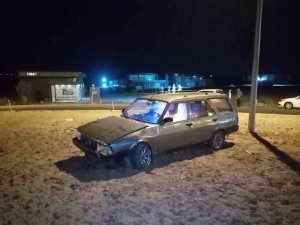 Kaza Yapan Alkollü Sürücüyü Hastaneye Götürmek İçin Görevliler Dakikalarca Dil Döktü