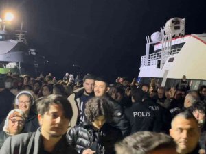Feribotu Kaçırdı,bomba İhbarı Yaptı Ortalığı Ayağa Kaldırdı