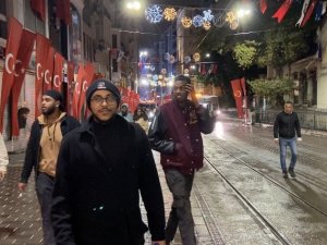 İ̇stiklal Caddesi Araç Ve Yaya Trafiğine Açıldı