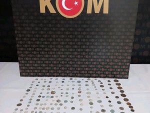 Pazar Çantasında 231 Adet Sikke Ele Geçirildi