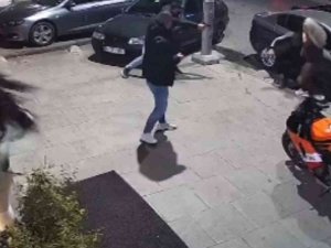 Sultangazi’de Silahlı Saldırı Kamerada: 1 Ağır Yaralı