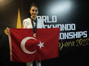 Hatice Kübra İ̇lgün Dünya Üçüncüsü!