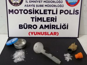 Kütahya’da Yunus Timlerince 5 Kişinin Üzerinde Uyuşturucu Ele Geçirildi