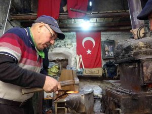 Mardinli Demir Ustası 8 Kez Ameliyat Oldu, Yarım Asırdır Tutkuyla Yaptığı İşine Engel Olmadı