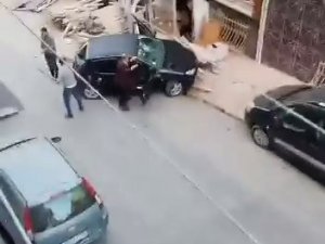 Aracıyla Geçerken Sarkıntılık Yaptı, Sokak Ortasında Kalaslarla Dövüldü