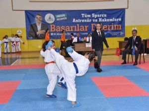 Minik Bedenler Karate Şampiyonasında Ter Döktü