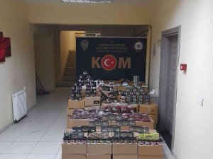 Durdurulan Minibüsten 2 Tona Yakın Kaçak Nargile Tütünü Çıktı