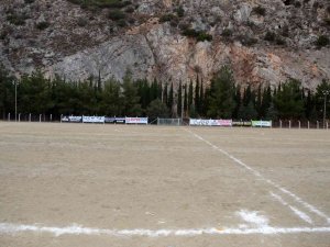 Bozuk Zeminde Maç Yapan Futbolcular Bakan Kasapoğlu’na Seslendi
