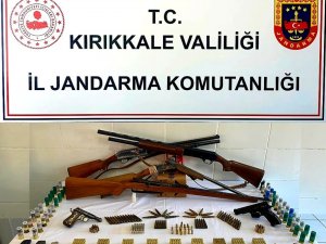 Cephanelik Gibi Ev: Çok Sayıda Silah Ele Geçirildi