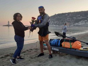 Kanosuyla Bir İlke İmza Attı Dört Denizi Kürek Çekerek Geçti