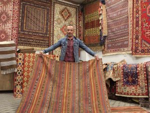 Avrupa’da Yaşanan Doğal Gaz Krizi Hasankeyf’in Tiftik Halısına Rağbetti Artırdı