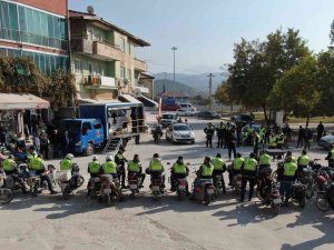 Jandarma Motosiklet Sürücülerine Reflektif Yelek Dağıttı