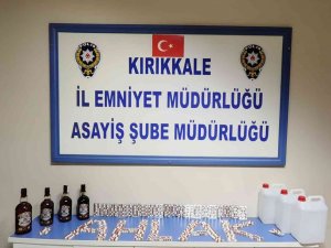 Trende Rahatsızlanınca Yakayı Ele Verdi: Yüzlerce Hap İle Kaçak Alkol Ele Geçirildi